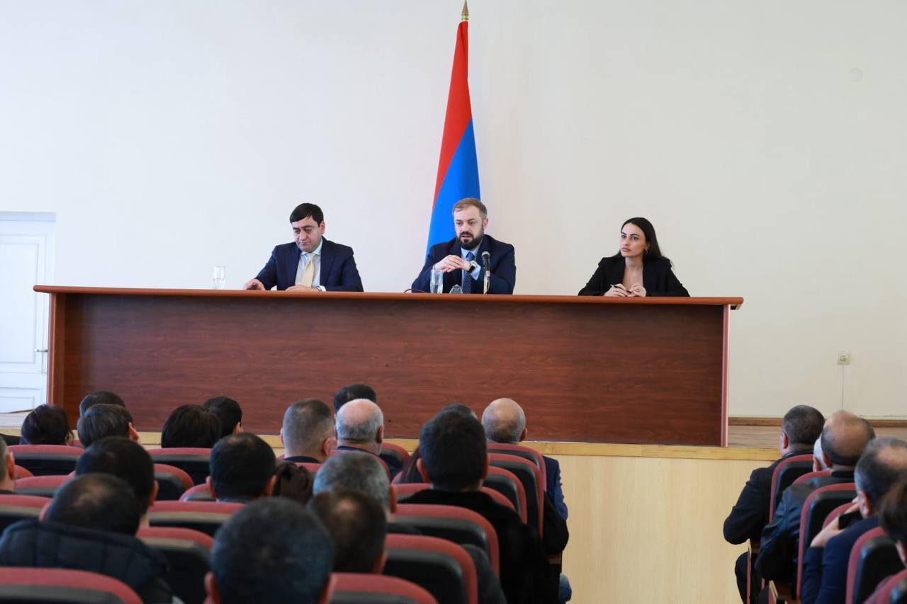 RA Minister of Economy Gevorg Papoyan Meets with Residents of Armavir Region