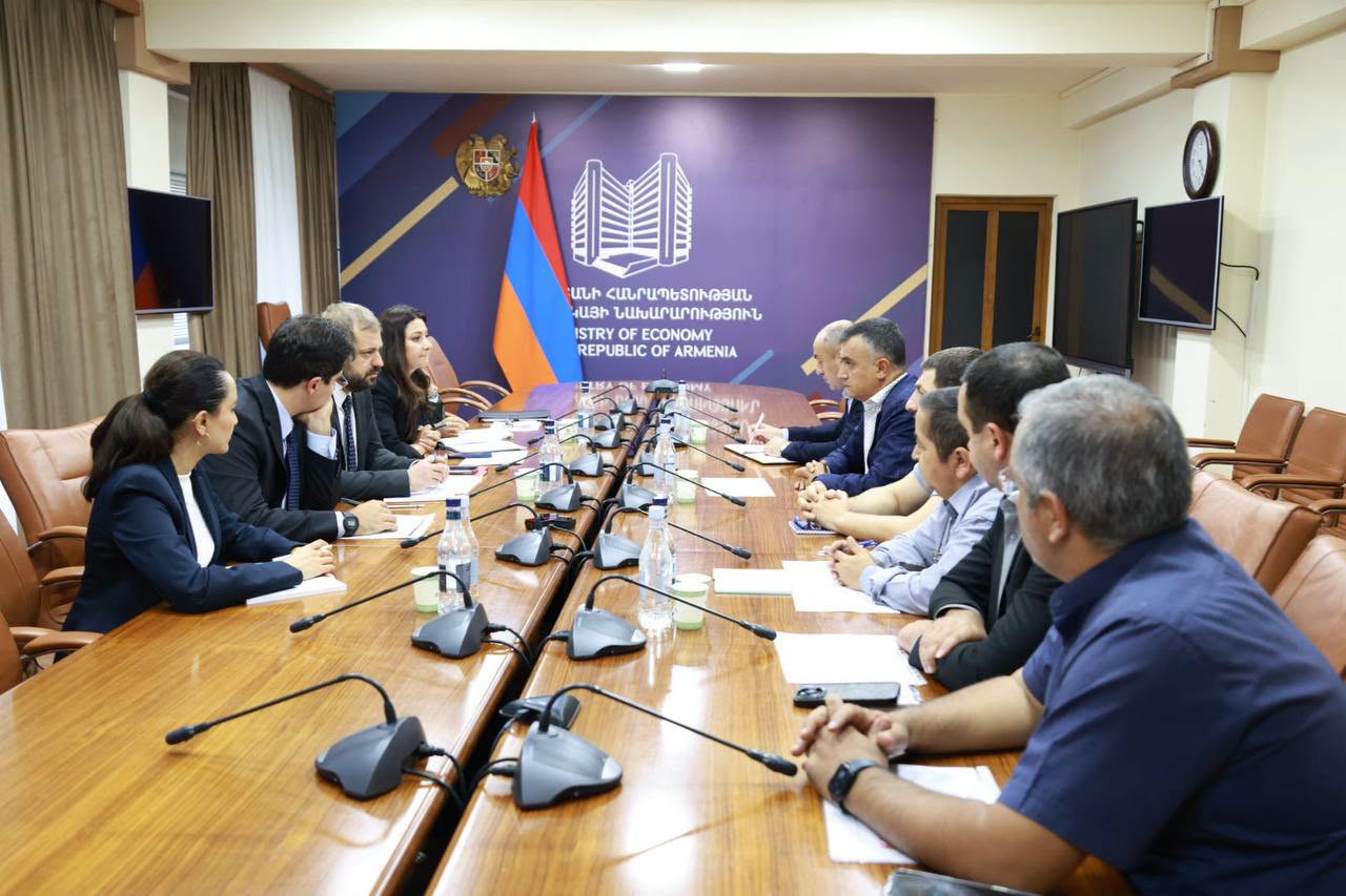 Геворг Папоян провел встречу с производителями стальной арматуры