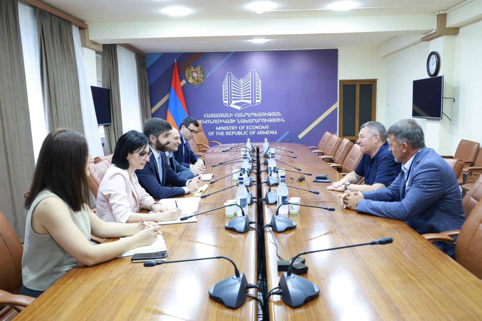Նախարարի տեղակալ Արման Խոջոյանն ընդունել է գերմանական «Մոնոլիտ Նորդ» ՍՊԸ-ի համահիմնադիր Արթուր Շտայնհաուերին և տնօրեն Վլադիմիր Մարտինովիչին