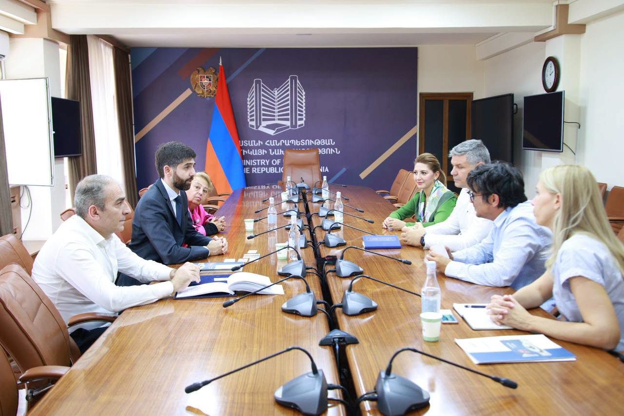 Նախարարի տեղակալ Արման Խոջոյանն ընդունել է Հունգարիայից ժամանած Frostland Kft. ընկերության ներկայացուցիչներին